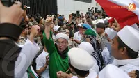 Meski sempat memanas namun aksi massa dari laskar FPI di depan Kedubes Australia di Jakarta berlangsung damai. (Liputan6.com/Helmi Fithriansyah)