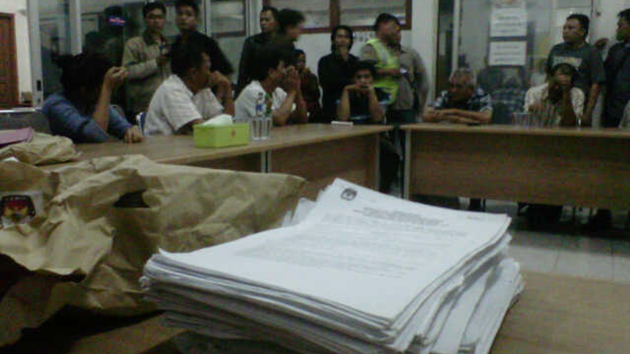 Difasilitasi Caleg Demokrat, Perekapan Suara Digerebek Panwaslu