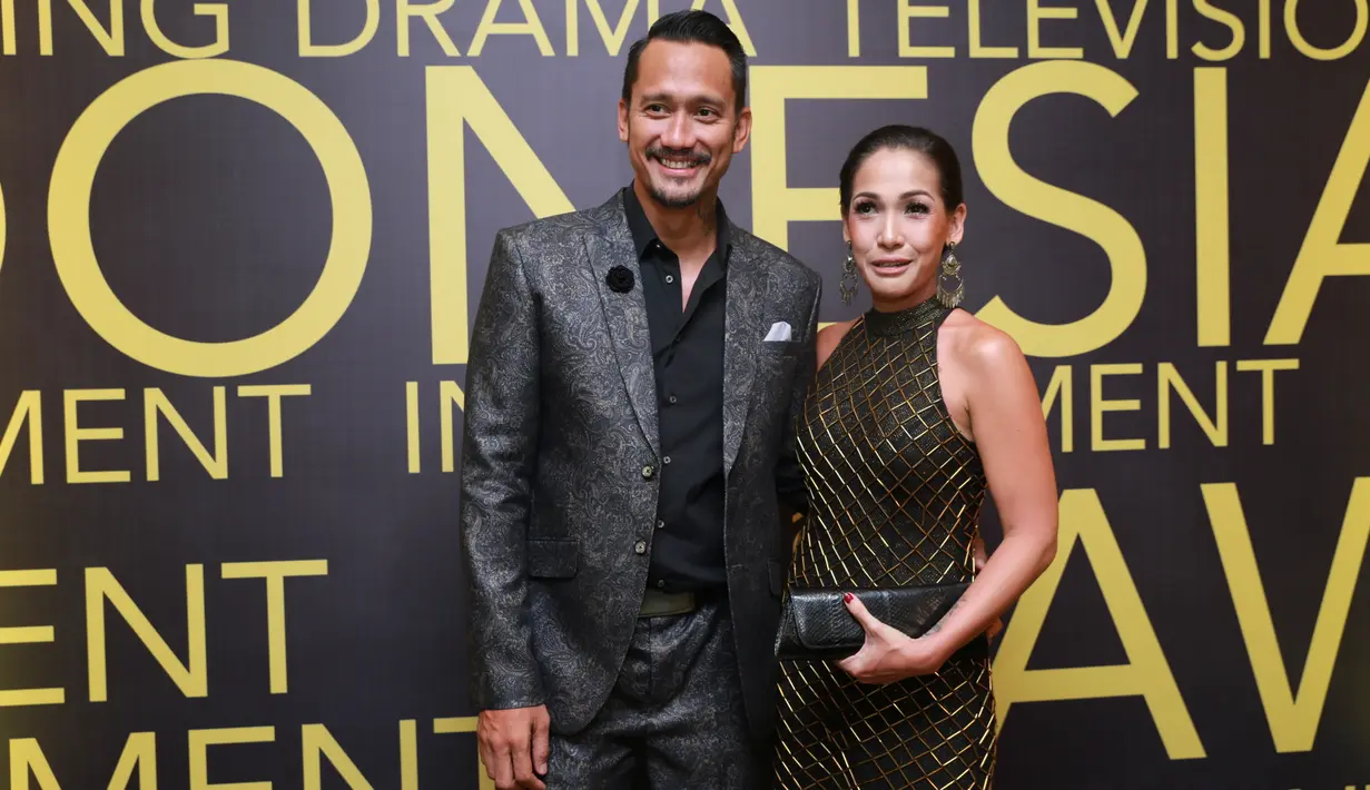 Ayah lima orang anak ini merasa beruntung saat mendapat musibah akibat konsumsi dulmolid, orang-orang terdekatnya banyak yang mendukungnya. Begitu juga dnegan istri dan keluarganya. (Adrian Putra/Bintang.com)