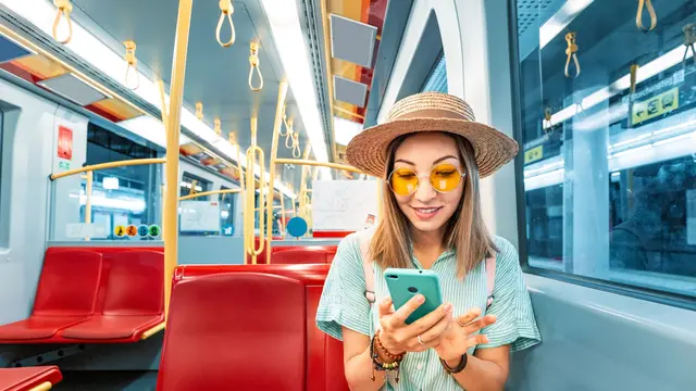 Libur Panjang Januari 2025 ke Luar Negeri? Permudah Transaksi dengan Debit BRI Multicurrency dan BRImo!