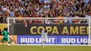Kegagalan Lionel Messi dan Argentina ini mengulangi kegagalan di final Copa America 2015 yang juga kalah adu penalti dari Cile. (Reuters/Adam Hunger-USA Today Sports)