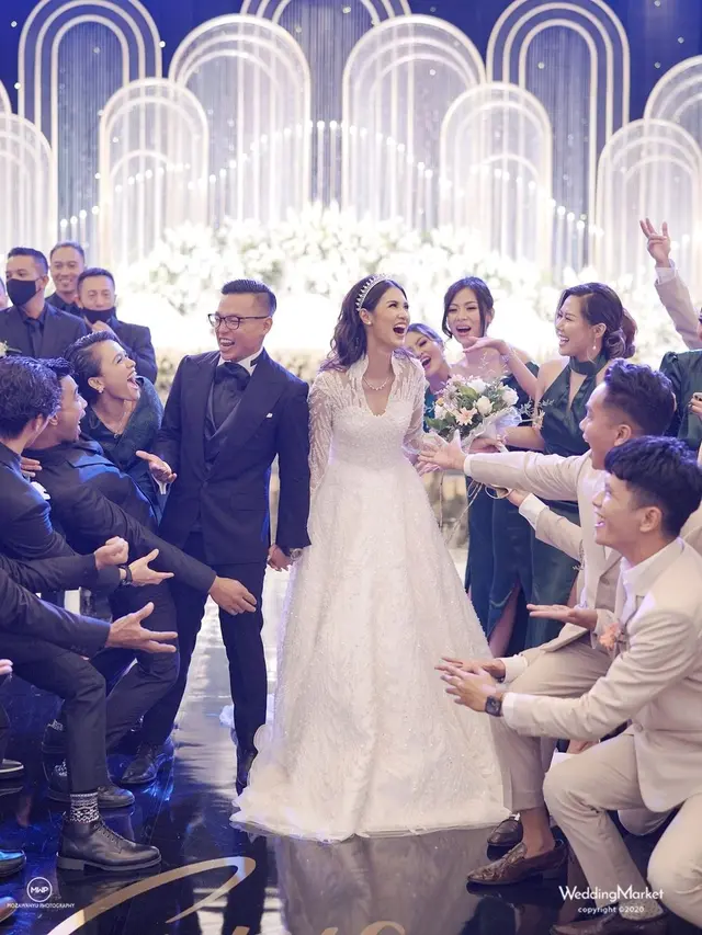 Potret Resepsi Pernikahan Atries Angel Mantan Kekasih Chef Juna. (Sumber: Instgram/atriesangel)