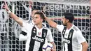 Penyerang Juventus, Paulo Dybala, melakukan selebrasi usai membobol gawang AC Milan pada laga Serie A di Stadion Allianz, Turin, Sabtu (6/4). Juventus menang 2-1 atas AC Milan. (AP/Andrea Di Marco)