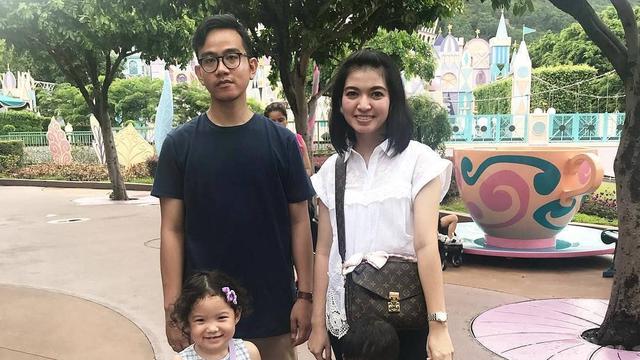 Tas Branded Selvi Ananda