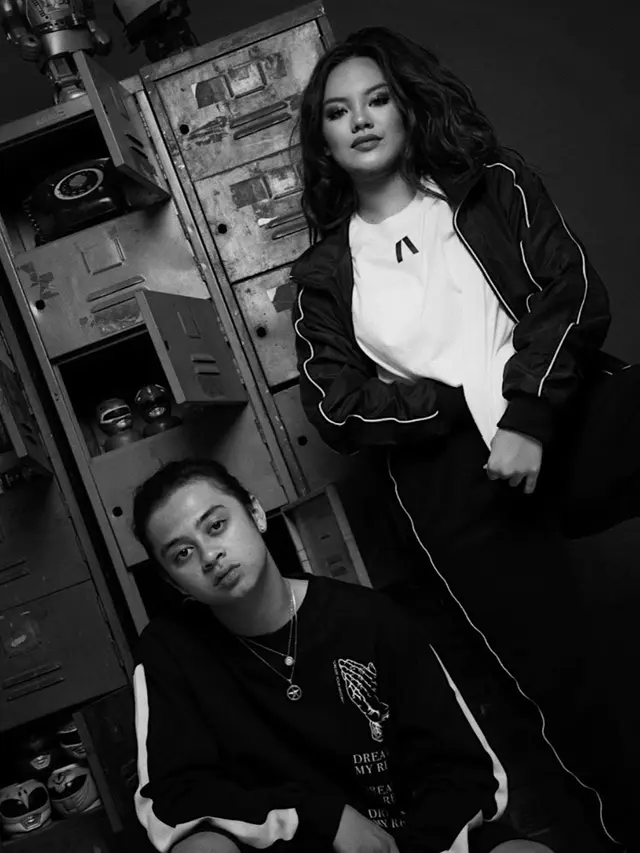 Beredar Video Berantem Hingga Adu Mulut, Ini 6 Potret Kemesraan Shafa Harris dan Bastian Steel