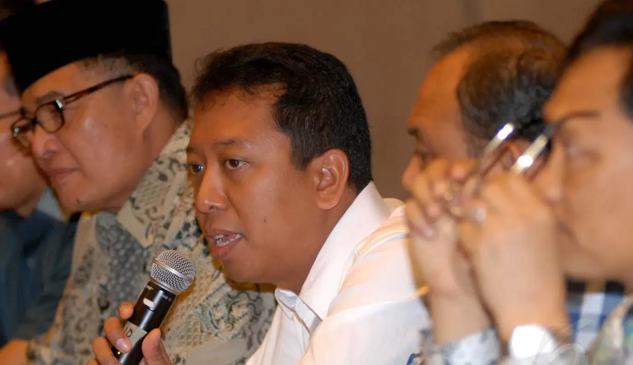 Sekjen DPP PPP Romahurmuziy saat konferensi pers pemecatan Suryadharma Ali dari jabatannya sebagai Ketua Umum PPP, Jakarta, (10/9/14). (Liputan6.com/Johan Tallo)