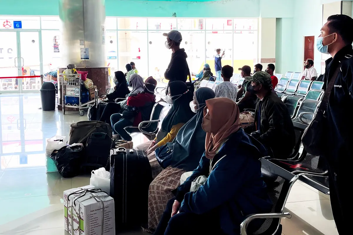 Penumpang kapal di Tanjung Perak Surabaya mulai meningkat jelang Lebaran 2022. (Dian Kurniawan/Liputan6.com)