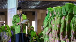 Ketum PBNU, Said Aqil Siradj memberi pidato saat acara pelantikan pengurus Muslimat NU, Jakarta, Selasa (28/3). Acara ini mengangkat tema 'Satukan Langkah Membangun Negeri, Menjaga NKRI'. (Liputan6.com/Faizal Fanani)