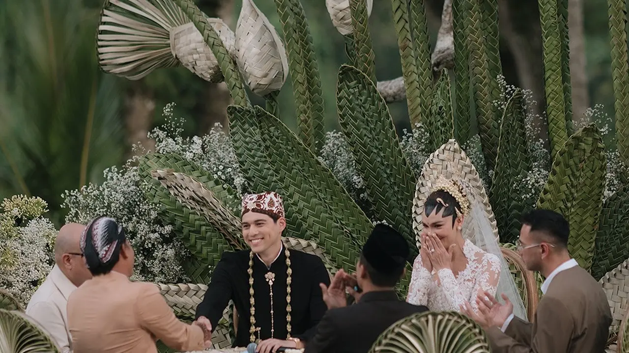 9 Potret Dekorasi Akad Nikah Luna Maya dan Maxime Bouttier