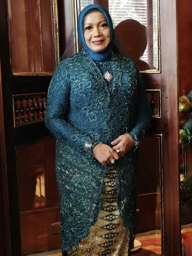 Potret Ibu, Mertua, hingga Saudara Perempuan Enzy Storia di Hari Pernikahannya, credit: Fadlan Indonesia