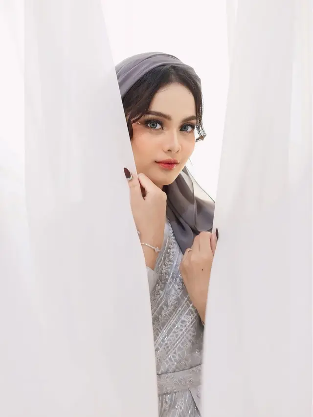 Putri Isnari di Pernikahan kakak Ipar