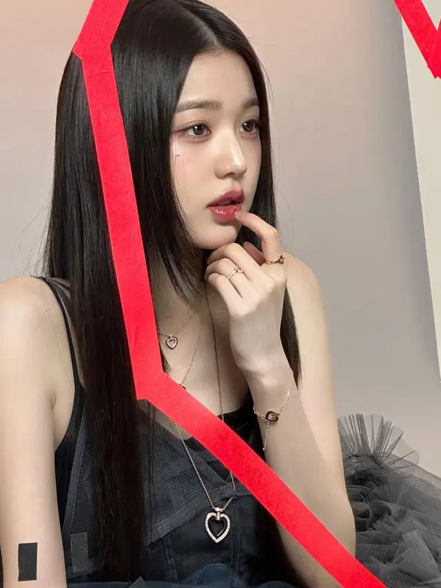 Jang Wonyoung IVE (Instagram/for_everyoung10)