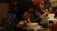 Ketahui Apa Saja yang Menyebabkan Mengantuk Setelah Makan dan Tips Mencegahnya? (Foto: Aditya Eka Prawira/Liputan6.com)