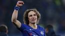 Bek Chelsea, David Luiz berselebrasi setelah pertandingan melawan Eintracht Frankfurt pada semifinal Liga Europa di stadion Stamford Bridge, London (10/5/2019). Chelsea akan menghadapi Arsenal pada laga final Liga Europa. (Reuters/Hannah Mckay)