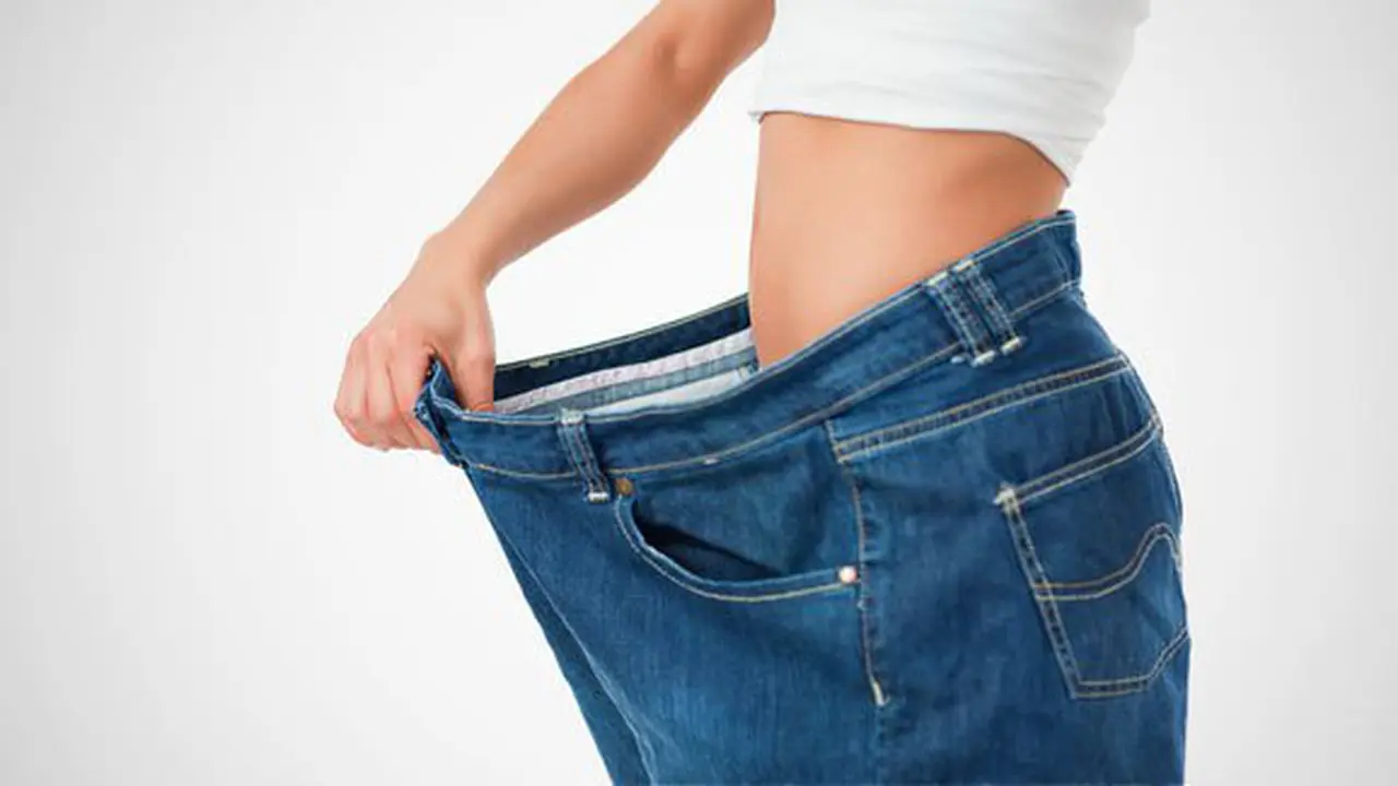 Perut rata pasti bikin penampilan makin pede/copyright: thinkstockphotos.com