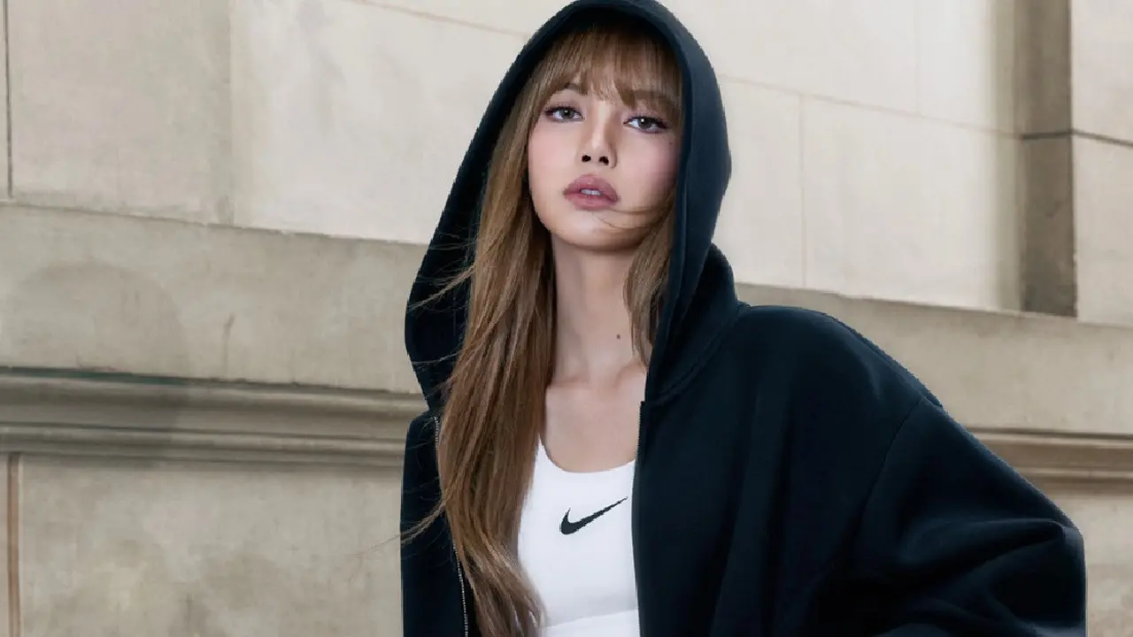 Lisa BLACKPINK Resmi Digandeng Nike, Sepatu Air Max 95 Langsung Ludes