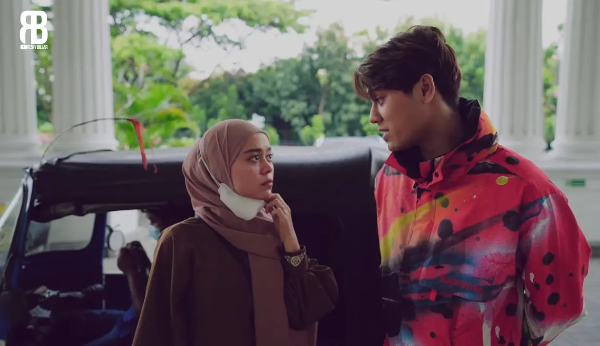 Sejumlah momen lucu hingga haru tersaji di video yang diunggah di YouTube milik Rizky Billar. (YouTube Rizky Billar)