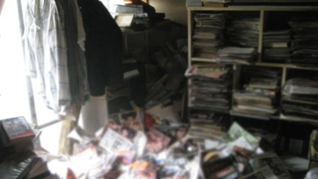 Majalah porno, tinggal sendirian