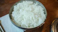 Cara Menghangatkan Nasi Sisa agar Pulen dan Wangi