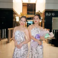 Meski terlihat tak akur di media sosial, Zara Adhisty dan Hasyakyla Utami tampil bareng di pagelaran [@zaraadhsty]