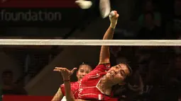 Nitya Krishinda Maheswari/Greysia Polii menang dengan skor 17-21 21-13 21-11. (Bola.com/Arief Bagus)