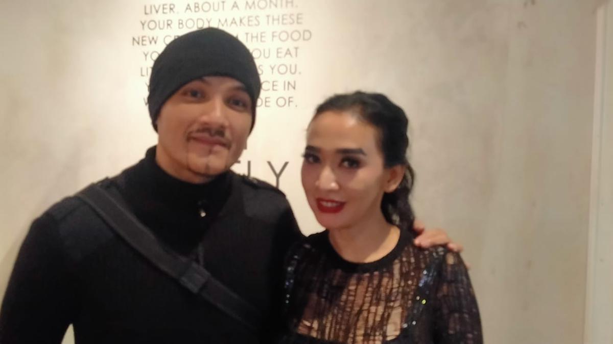 Jarang Tersorot, Intip Potret Mesra Romy Rafael dan Istri yang Kini ...