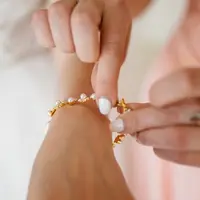 Ilustrasi Gelang Emas Mutiara (Photo by bristekjegor on Freepik)