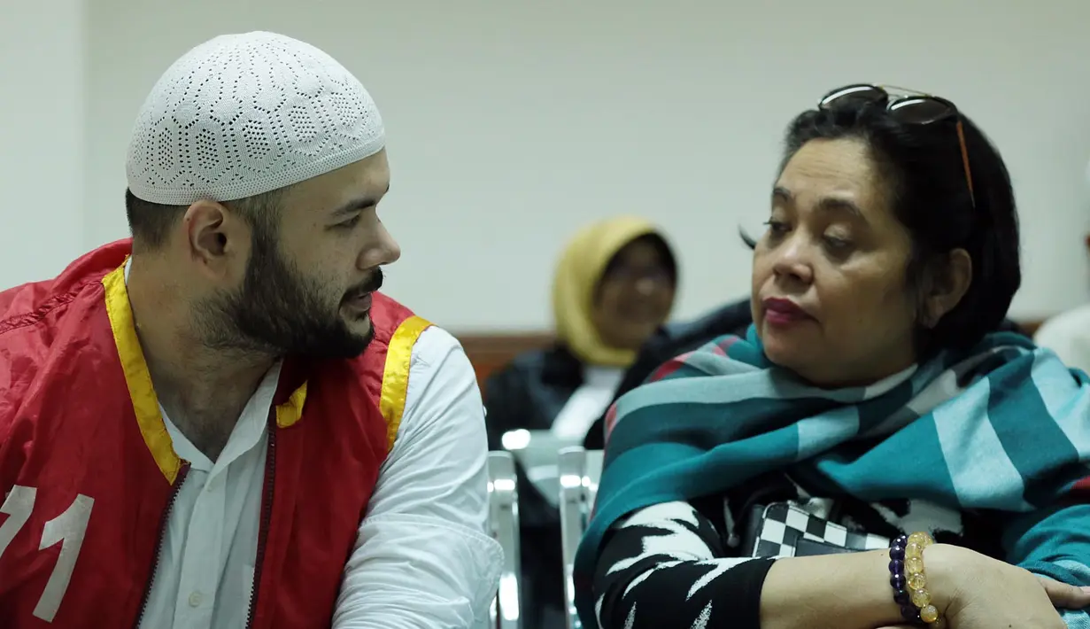 Berdasarkan fakta-fakta selama menjalani persidangan, termasuk putra raja dangdut Rhoma Irama itu mengakui bahwa narkotika jenis sabu dengan berat bersih 0,5 gram itu miliknya, JPU menuntut hukuman dua tahun penjara. (Deki Prayoga/Bintang.com)