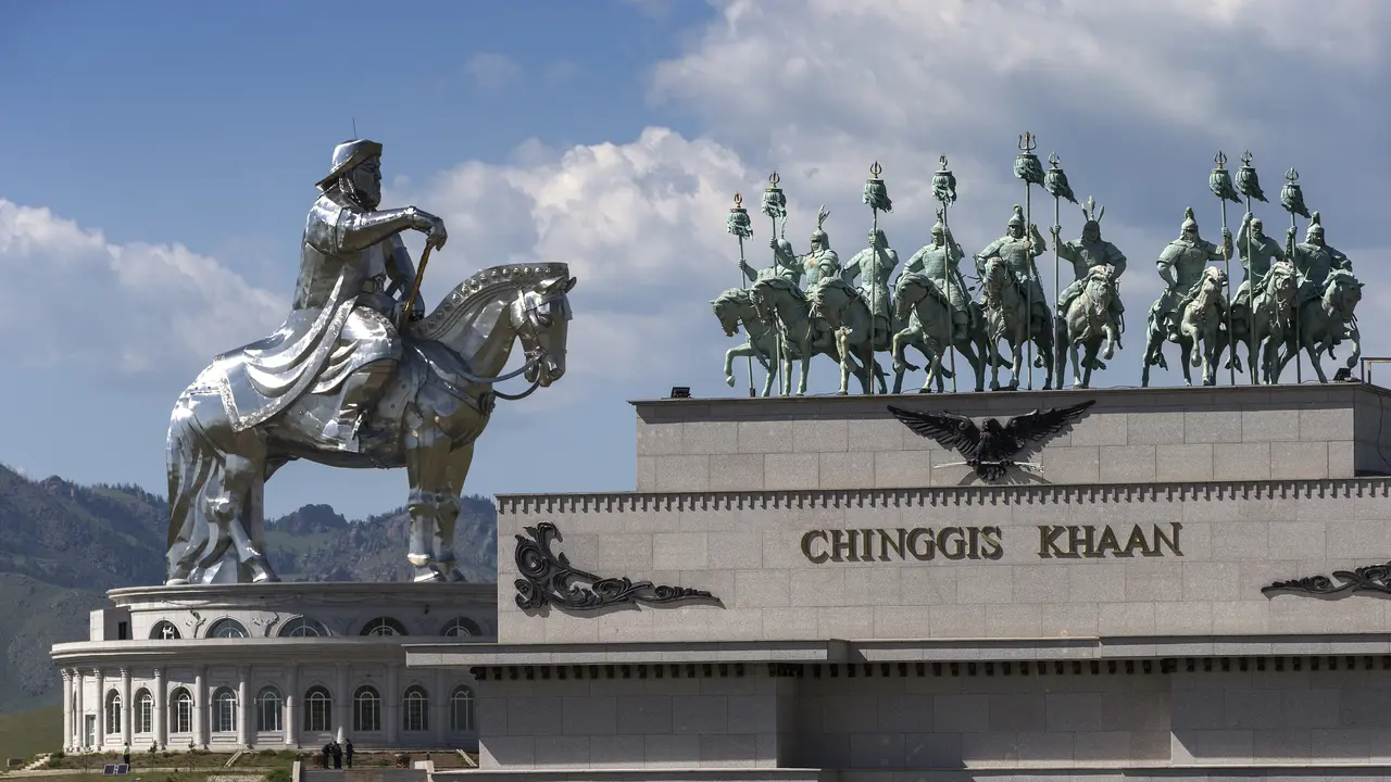 China Intervensi Rencana Pameran Gengis Khan di Museum Sejarah Prancis