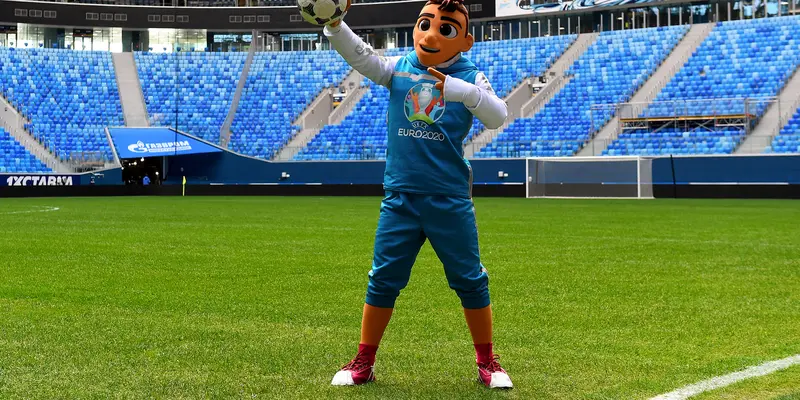 Aksi Maskot Piala Eropa 2020 Skillzy di Rusia