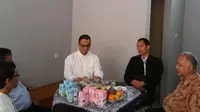 Anies Baswedan saat berada di Jatinegara, Jakarta Timur. (Liputan6.com/Nanda Perdana Putra)