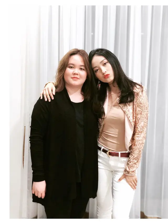 Momen kebersamaan antara Natasha Wilona dan kakak kandungnya yakni Claresta Frederica