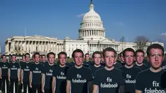 100 potongan karton CEO Facebook Mark Zuckerberg berjejer di halaman Capitol AS di Washington DC (10/4). Potongan karton Mark Zuckerberg ini dipajang di halaman Capitol AS oleh kelompok advokasi Avaaz. (Zach Gibson / Getty Images / AFP)
