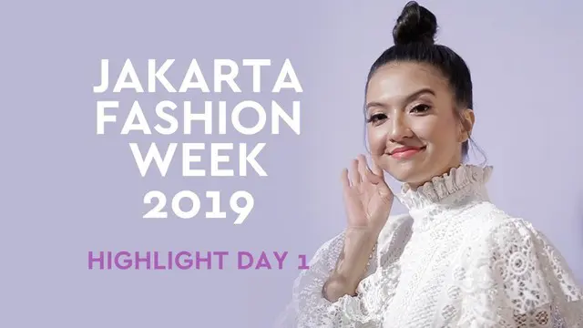 Hari pertama Jakarta Fashion Week 2009 diisi dengan pembukaan acara yang terasa berbeda dan sederetan karaya perancang dalam dan luar negeri.