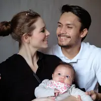 Usai menikah dengan Chelsey Frank pada 19 Januari 2019 silam, Randy Pangalila pun telah dikaruniai seorang anak. Kini, ia pun menjalani peran baru sebagai ayah. (Instagram/randpunk)