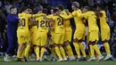 <p>Ini menjadi trofi kedua buat Barcelona di musim ini. Sebelumnya, Barcelona juga meraih trofi Piala Super Spanyol. (AP Photo/Joan Monfort)</p>