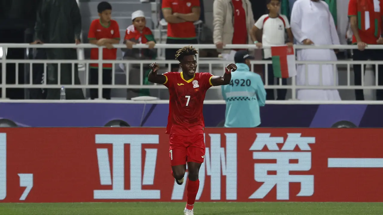 Foto: Kirgistan Tahan Imbang Oman, Timnas Indonesia Catat Sejarah Lolos ke 16 Besar Piala Asia 2023