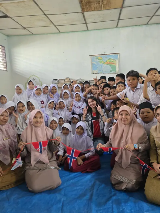 Ayu Zhafir