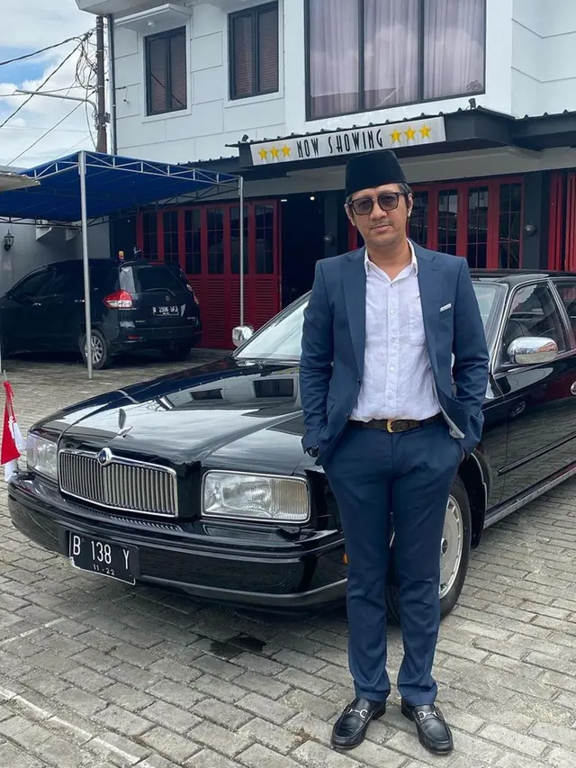 Disebut Menteri Sosialita, Ini 6 Potret Andre Taulany Tampil Bak Pejabat