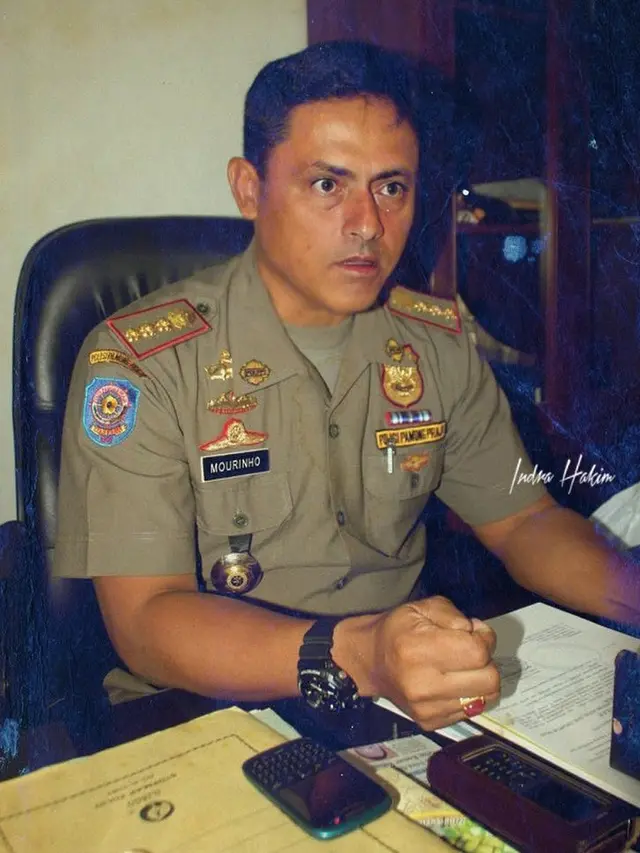 6 Editan Foto Jose Mourinho Jika Tinggal di Indonesia Ini Kocak