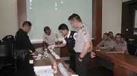 Tes urine dadakan mengungkap penggunaan sabu Kasat Narkoba Polres Ternate. (Liputan6.com/Hairil Hiar)