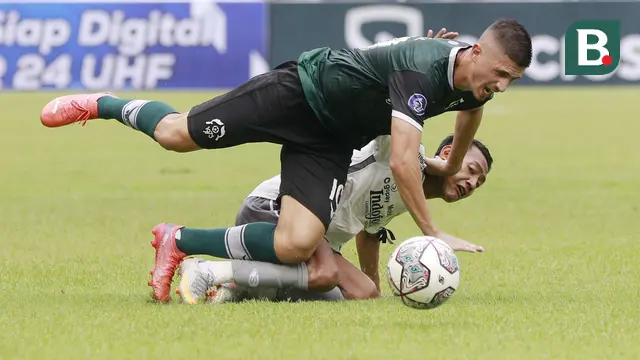 Foto: David da Silva Borong 2 Gol, Persib Bandung Bungkam Persikabo 1973 di Laga Uji Coba