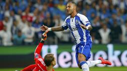 Ricardo Quaersma mencetak gol kedua untuk membawa Porto unggul 2-0 atas Bayern