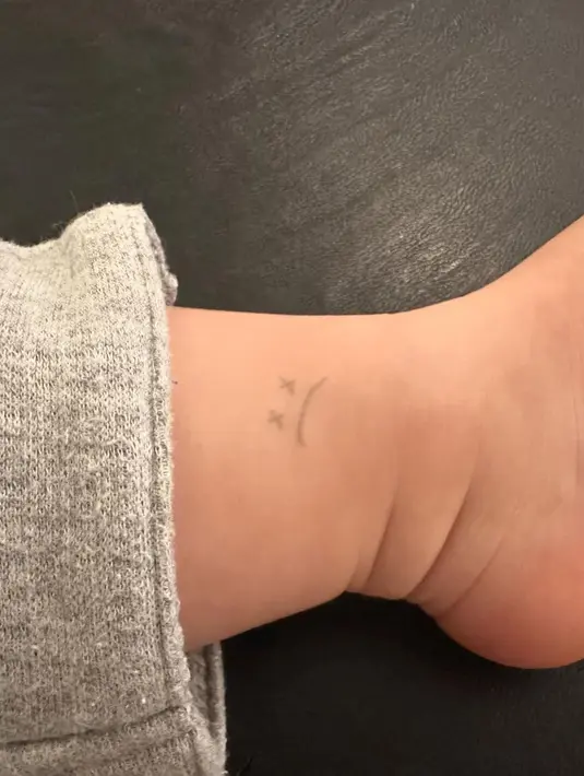 Keseruan Son Ye Jin main dengan putrinya. [Foto: Instagram/yejinhand]