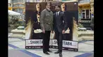 Aktor berkebangsaan India, Amitabh Bachchan dan Danush berpose saat acara promosi film terbarunya "Shamitabh" di London, Selasa (27/1/2015). (AFP PHOTO/Justin TALLIS)