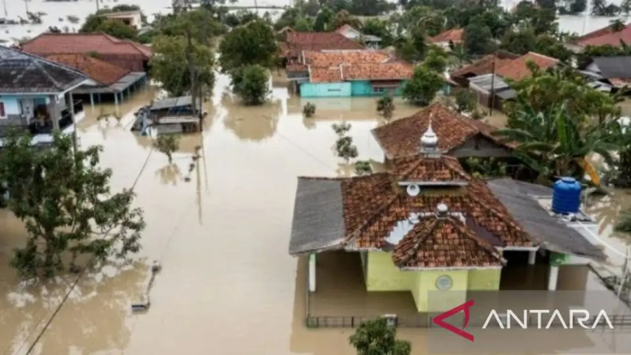 Banjir dan Rob Kepung Karawang