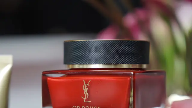 OR ROUGE LA CRÈME REGARD dari YSL