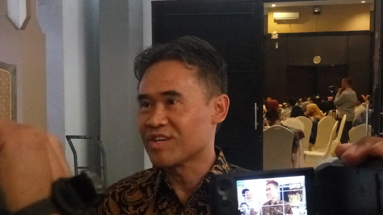 Rektor UGM Panut Mulyono