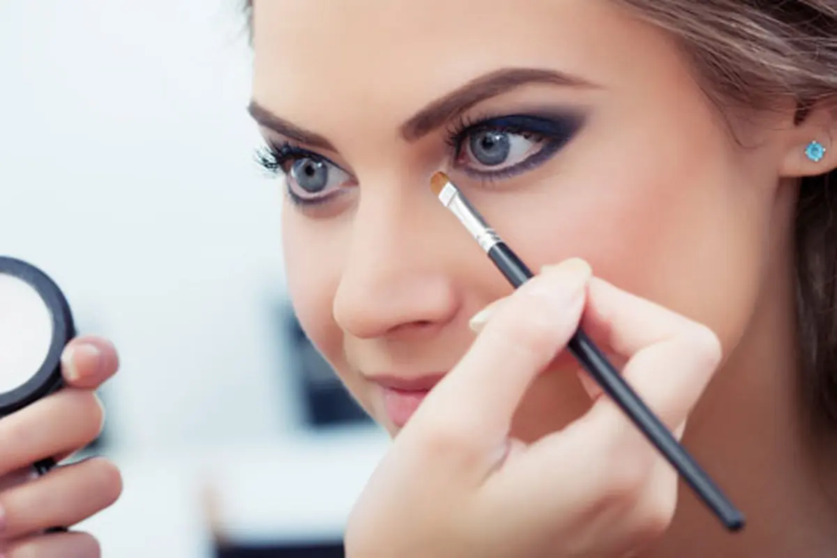 (c) shutterstock