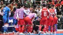 Kemenangan ini menempatkan tim racikan Hector Souto di puncak klasemen sementara Grup A dengan 6 poin. Tampak dalam foto, pelatih Timnas Futsal Indonesia, Hector Souto Vazquez (tengah) memberi arahan pada timnya saat melawan Kirgistan pada laga kedua Grup A Piala Asia Futsal 2026, Kamis (29/1/2026) malam WIB. (Bola.com/M Iqbal Ichsan)